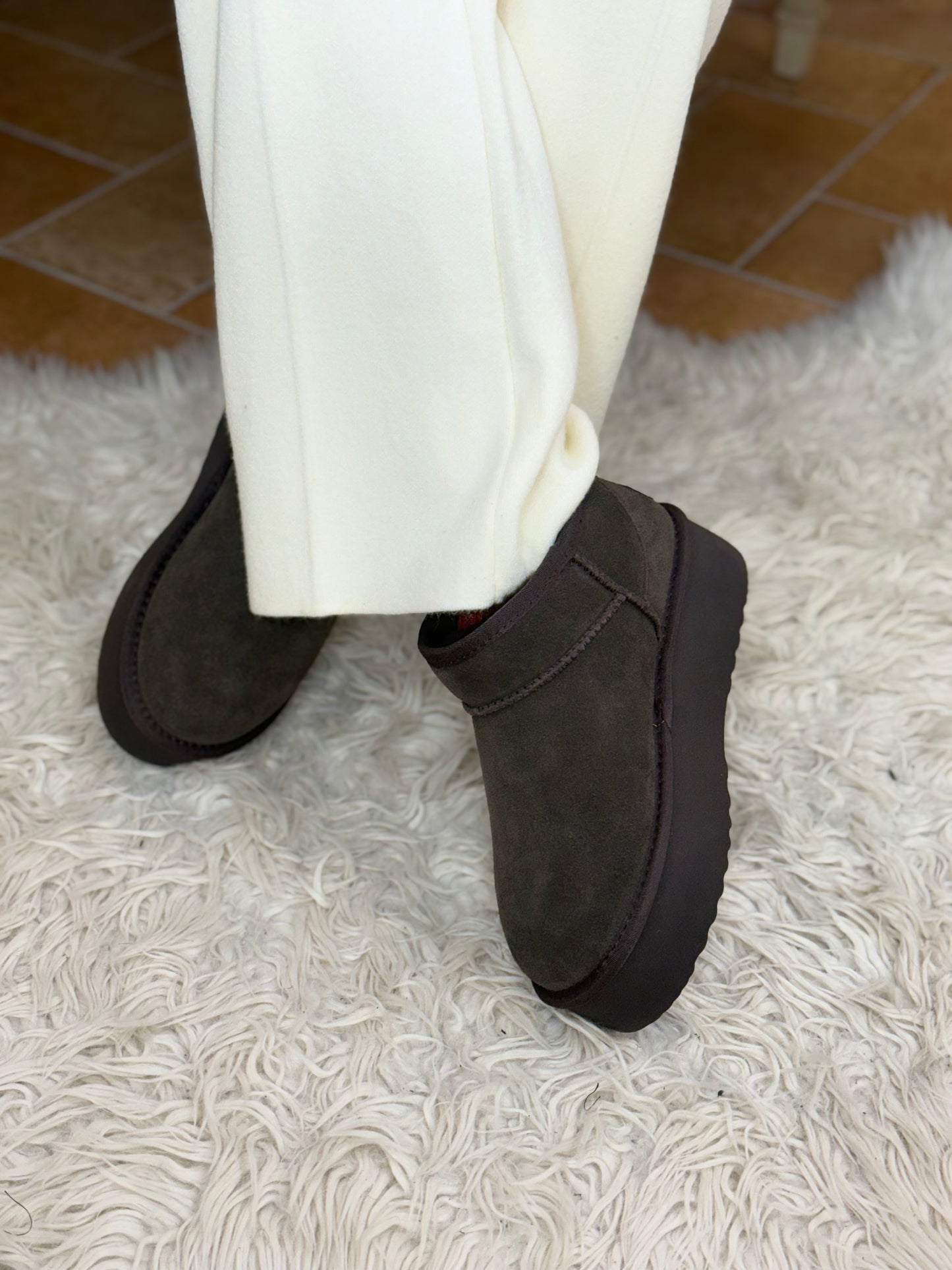 Ovyé stivaletto scavigliato in camoscio MORO