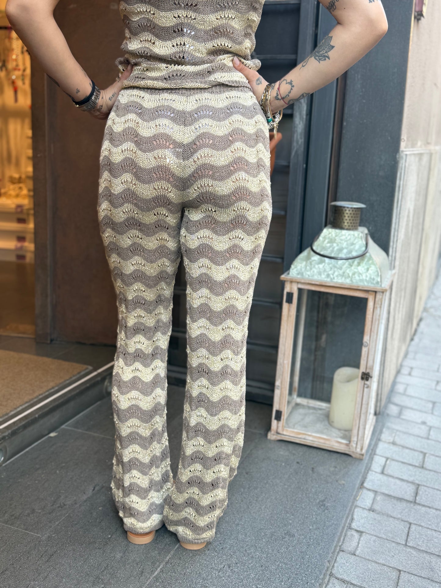 Coordinato crochet oro/fango