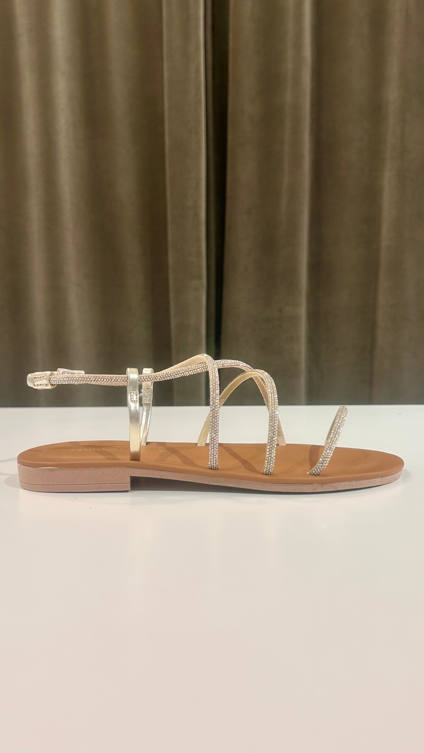 Sandalo flat con strass PLATINO
