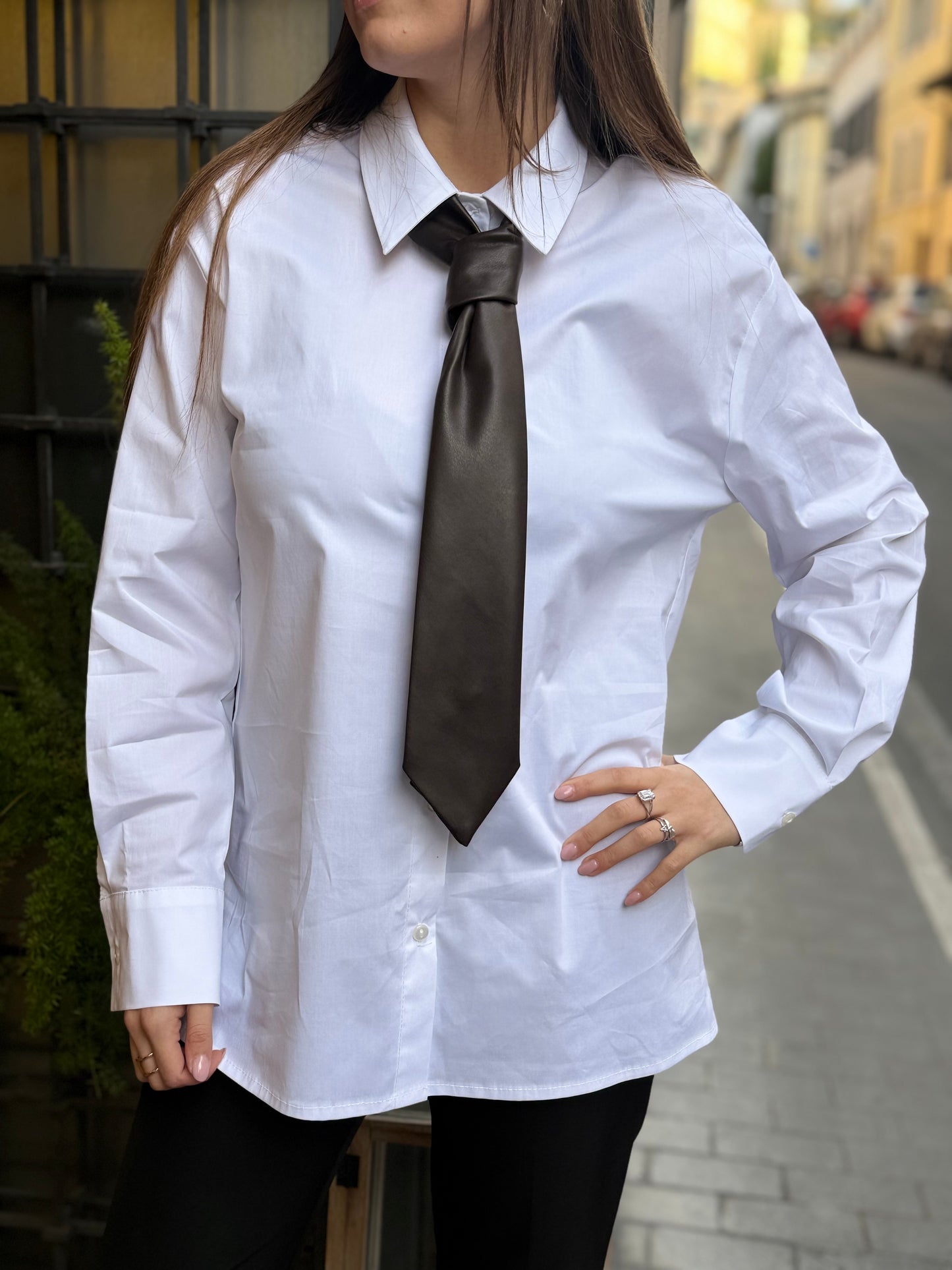 Tensione In Camicia cravatta in semil pelle BIANCO/MORO