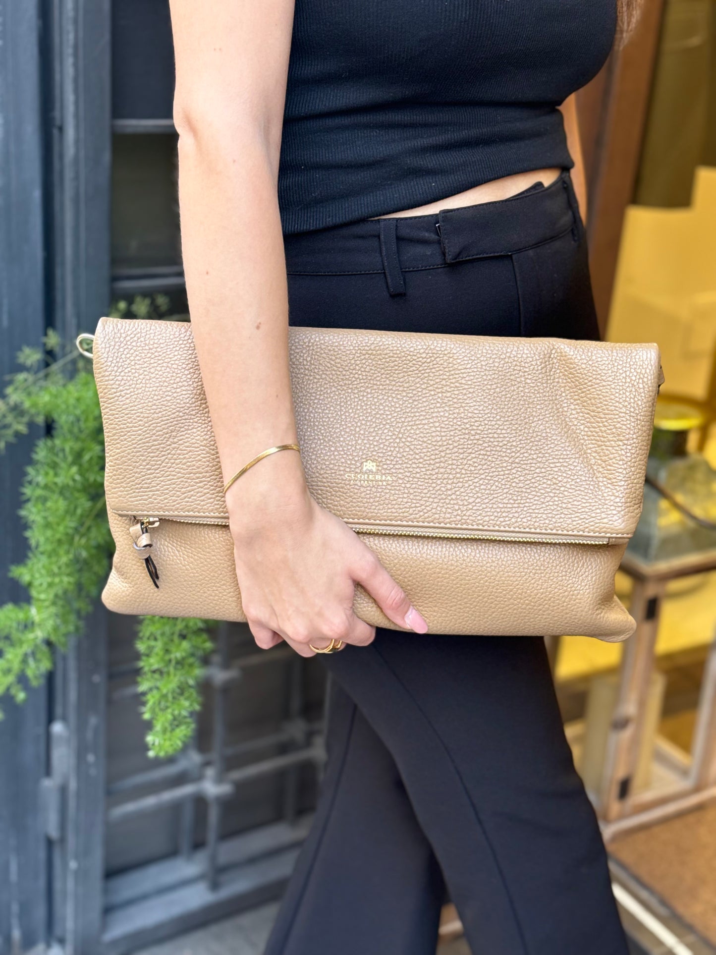 Cuoieria Fiorentina VELVET FLAP BAG XL DESERT