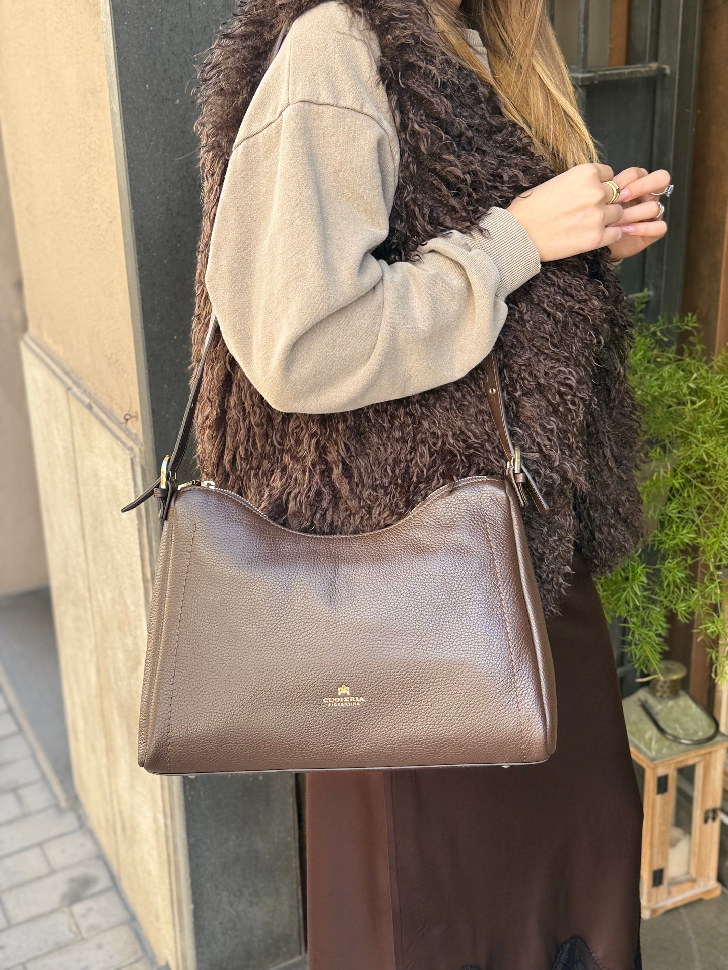 Cuoieria Fiorentina EVA SOFT SQUARED HOBO CIOCCOLATO