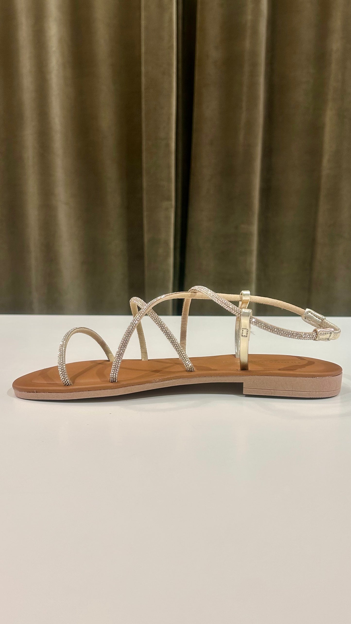 Sandalo flat con strass PLATINO