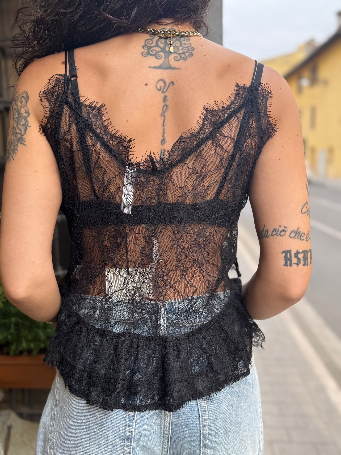 Tensione in Top pizzo Nero e Burro