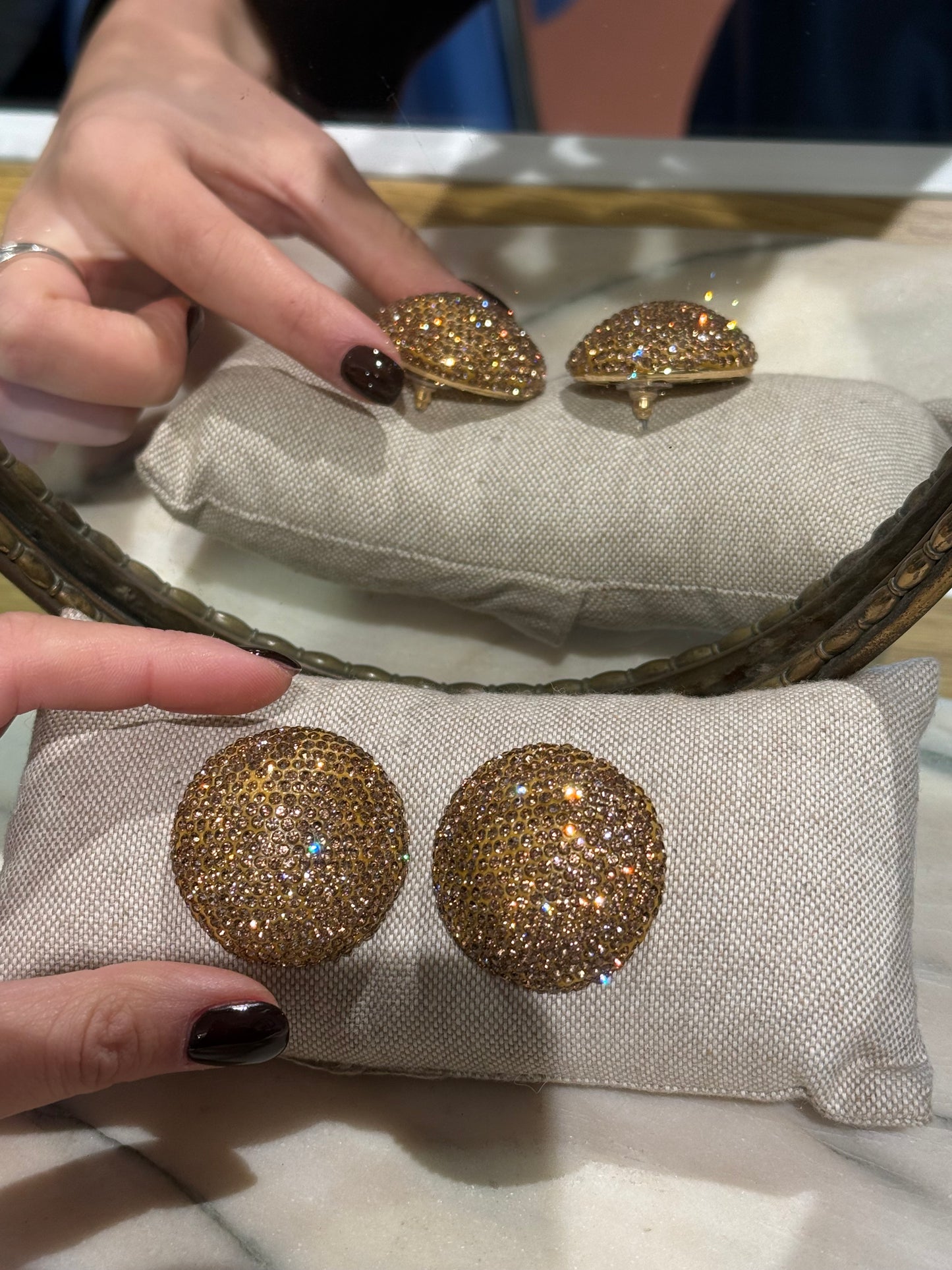 Orecchini bottoni con strass ORO