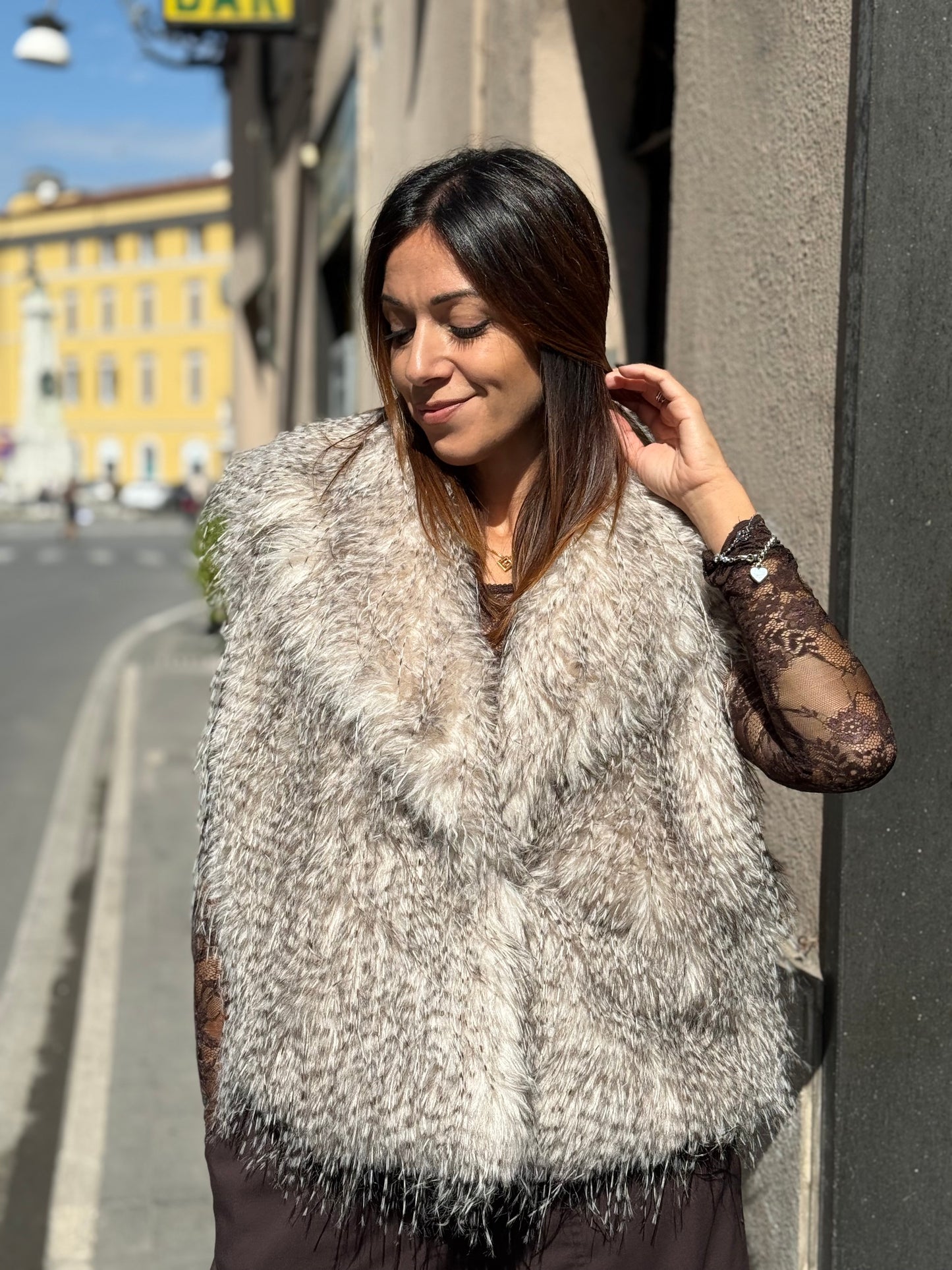 Tensione in Gilet ecopelliccia struzzo