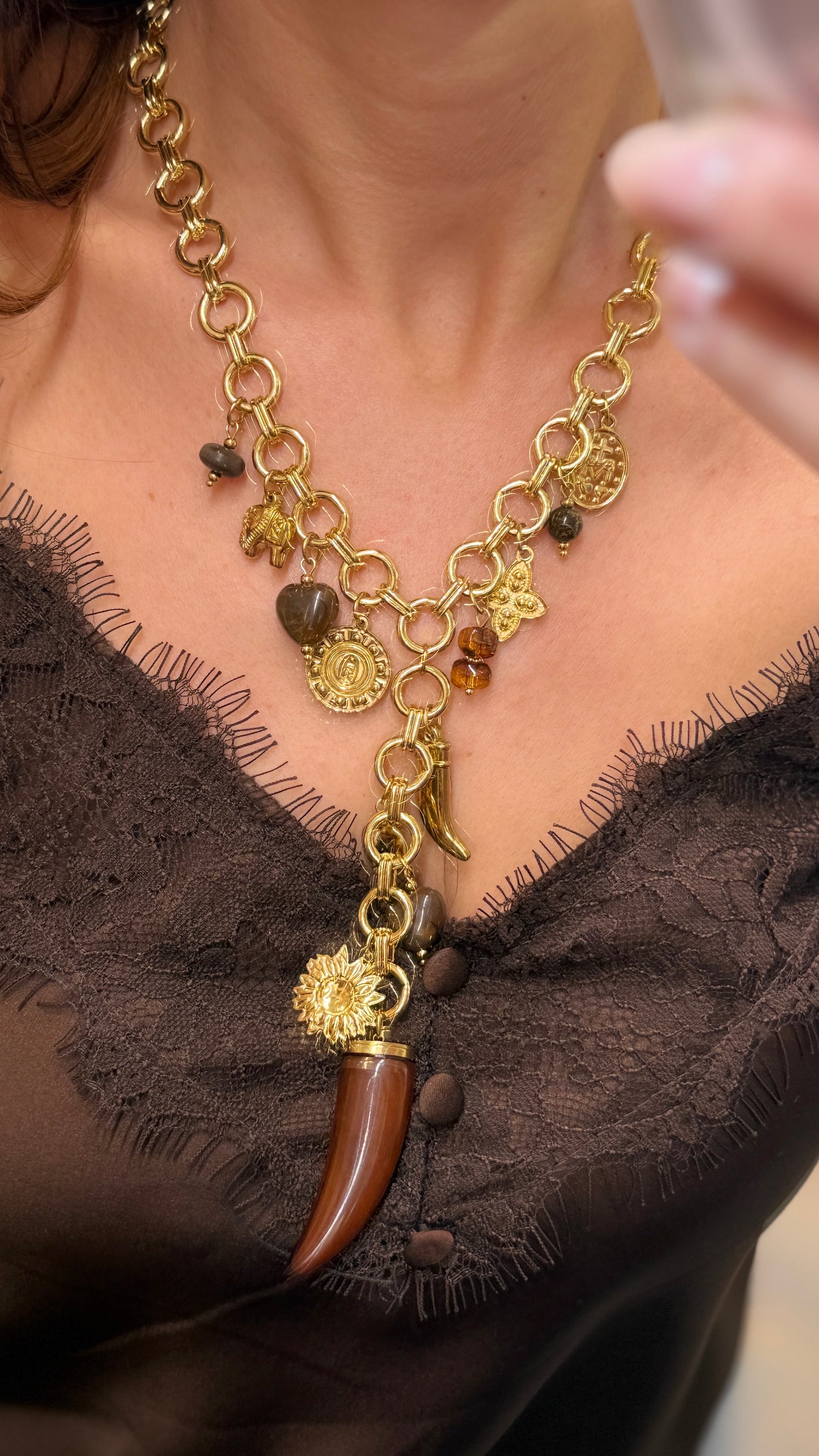 Collana oro con ciondoli e cornetto