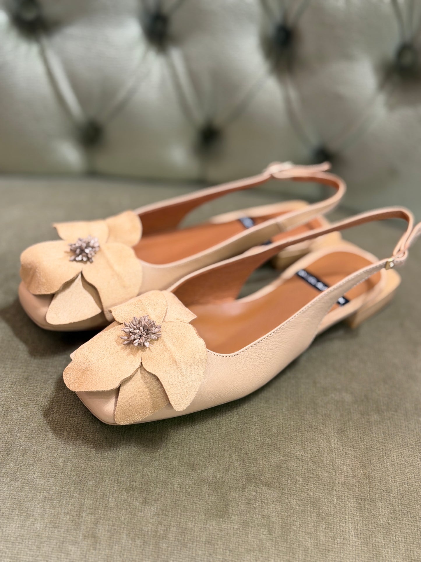 Angel Alarcon ROSINA-FLOR BEIGE