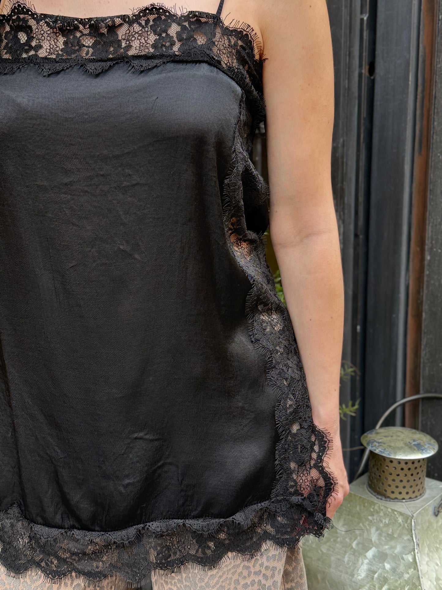 Top in lingerie e pizzo NERO