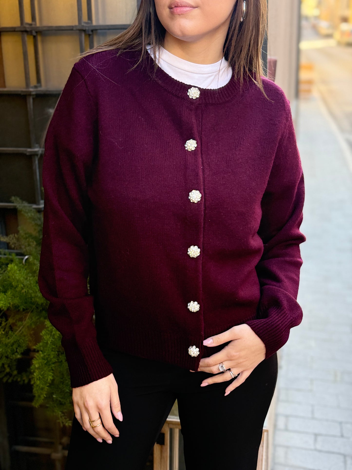 Cardigan GIOIA girocollo con bottoni gioiello VINO