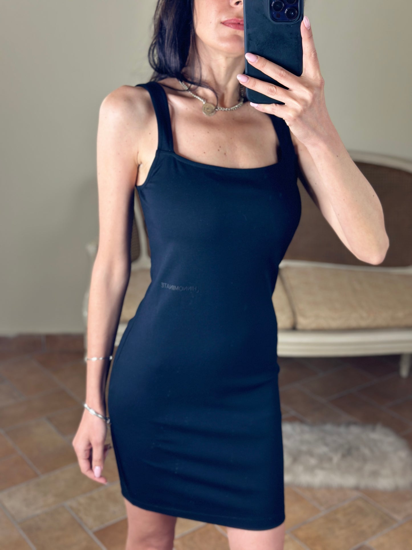 Hinnominate abito nero