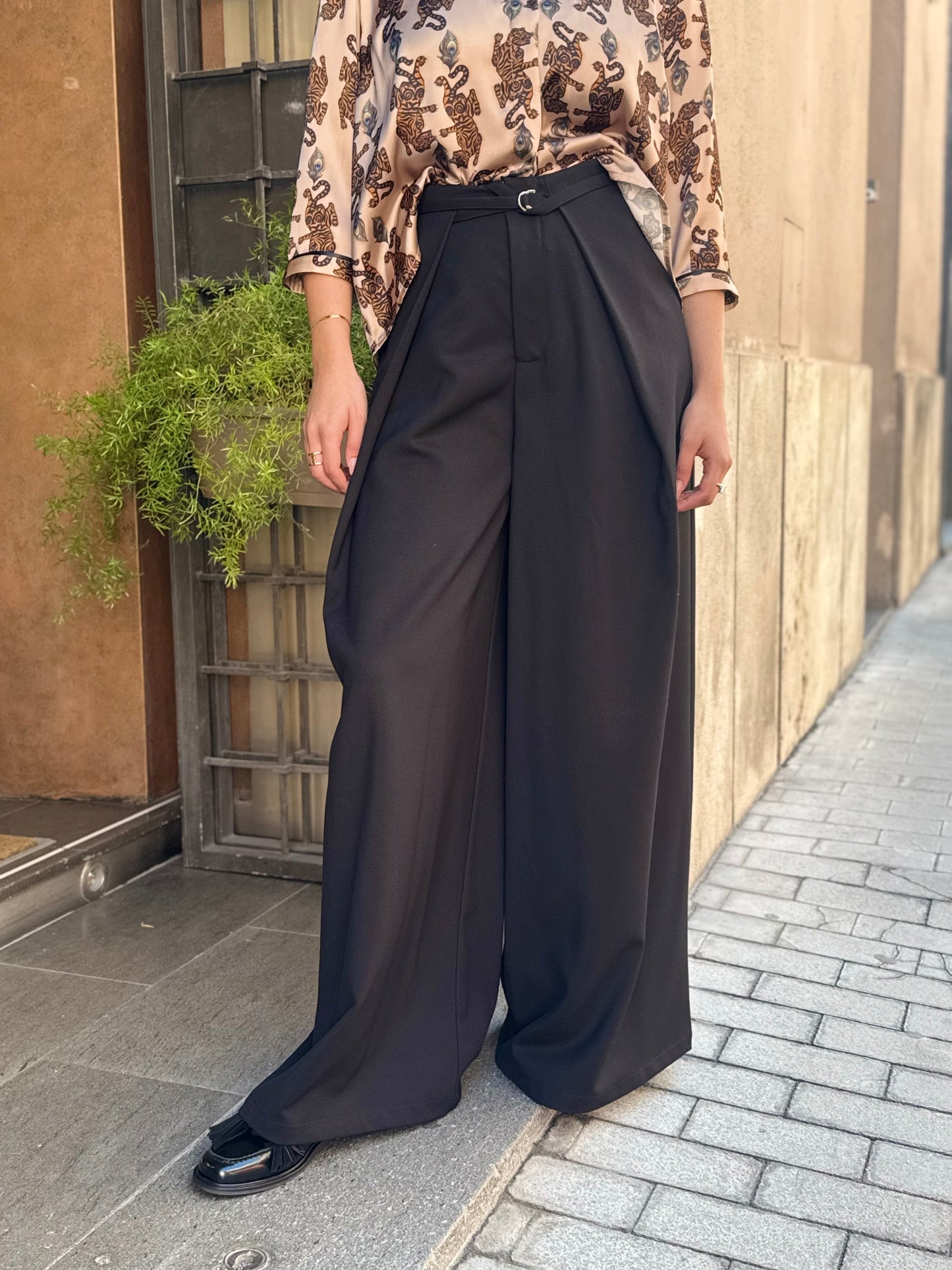 Eleh Pantalone a palazzo con pannello NERO