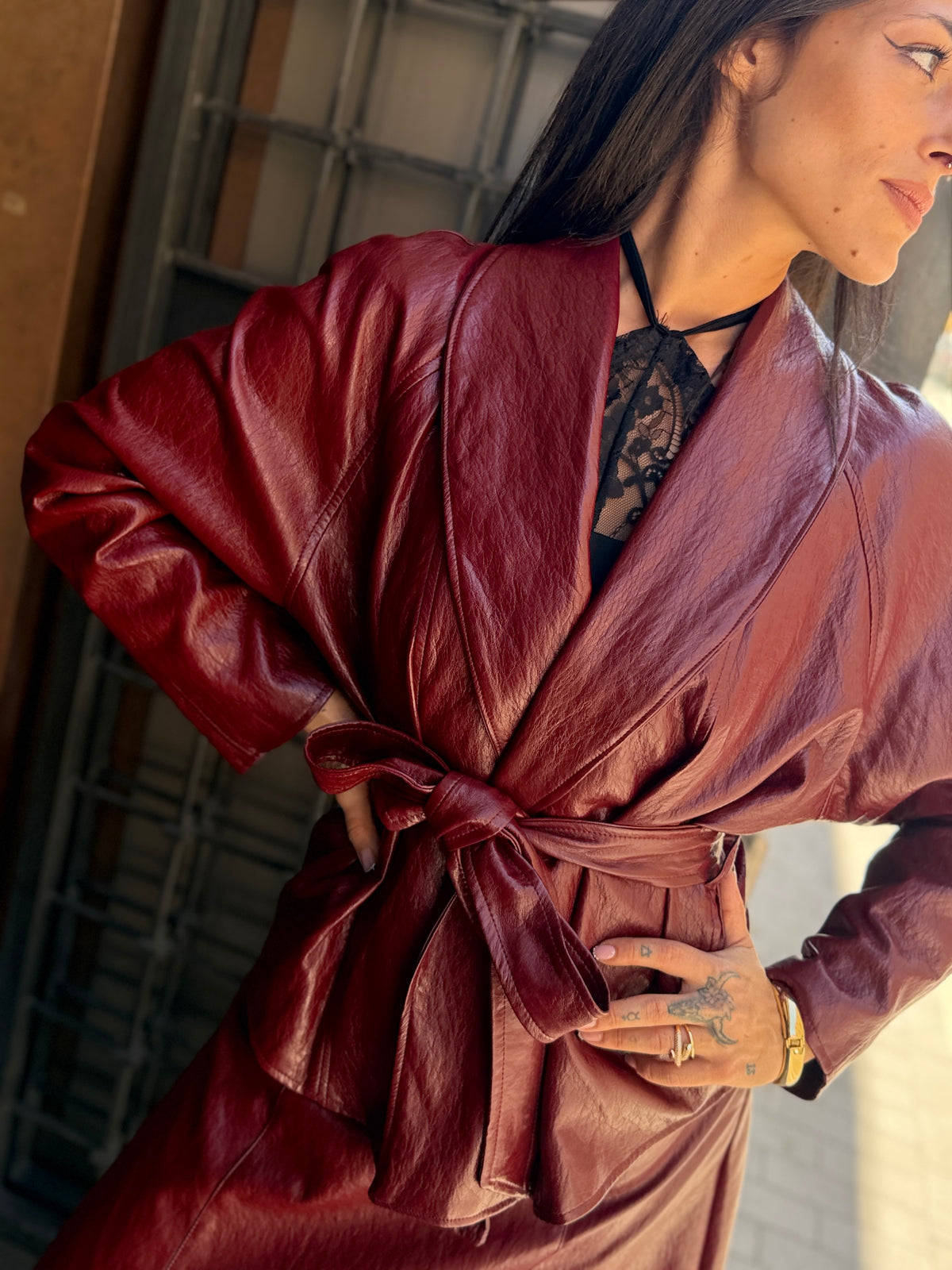 Giacca/giubbino con cinta in ecopelle BORDEAUX