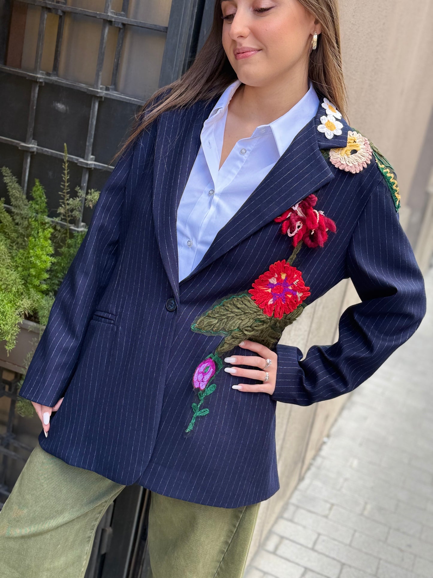 Tensione in Giacca gessata BLU con ricamo