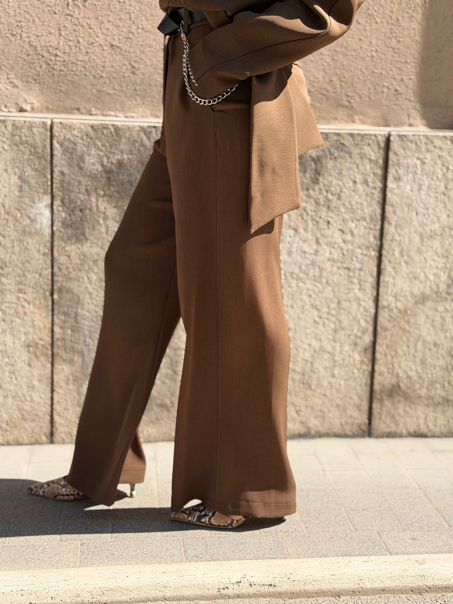 Haveone Pantalone con cintura e catena BROWN