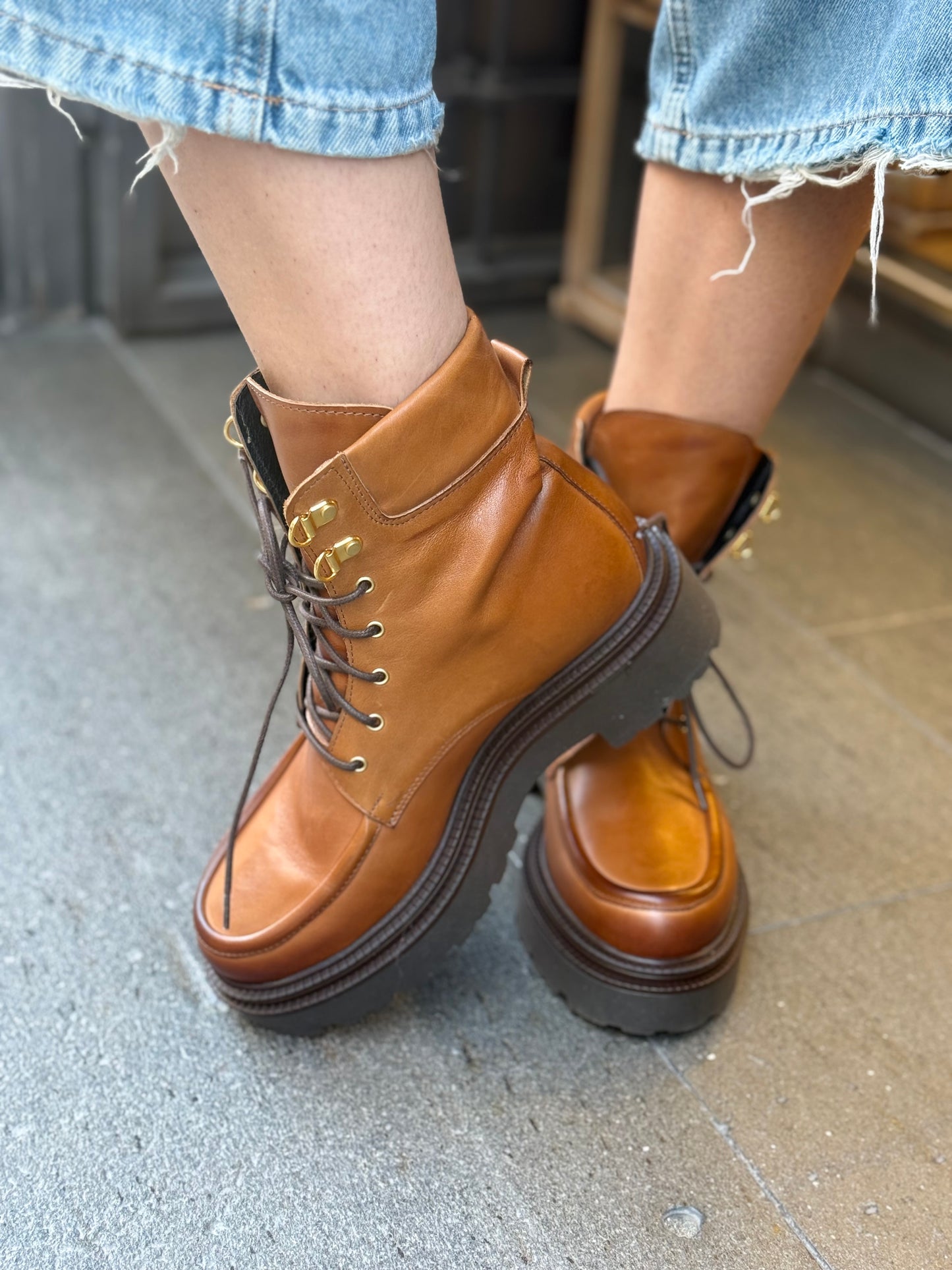 Anfibio in pelle liscia CUOIO