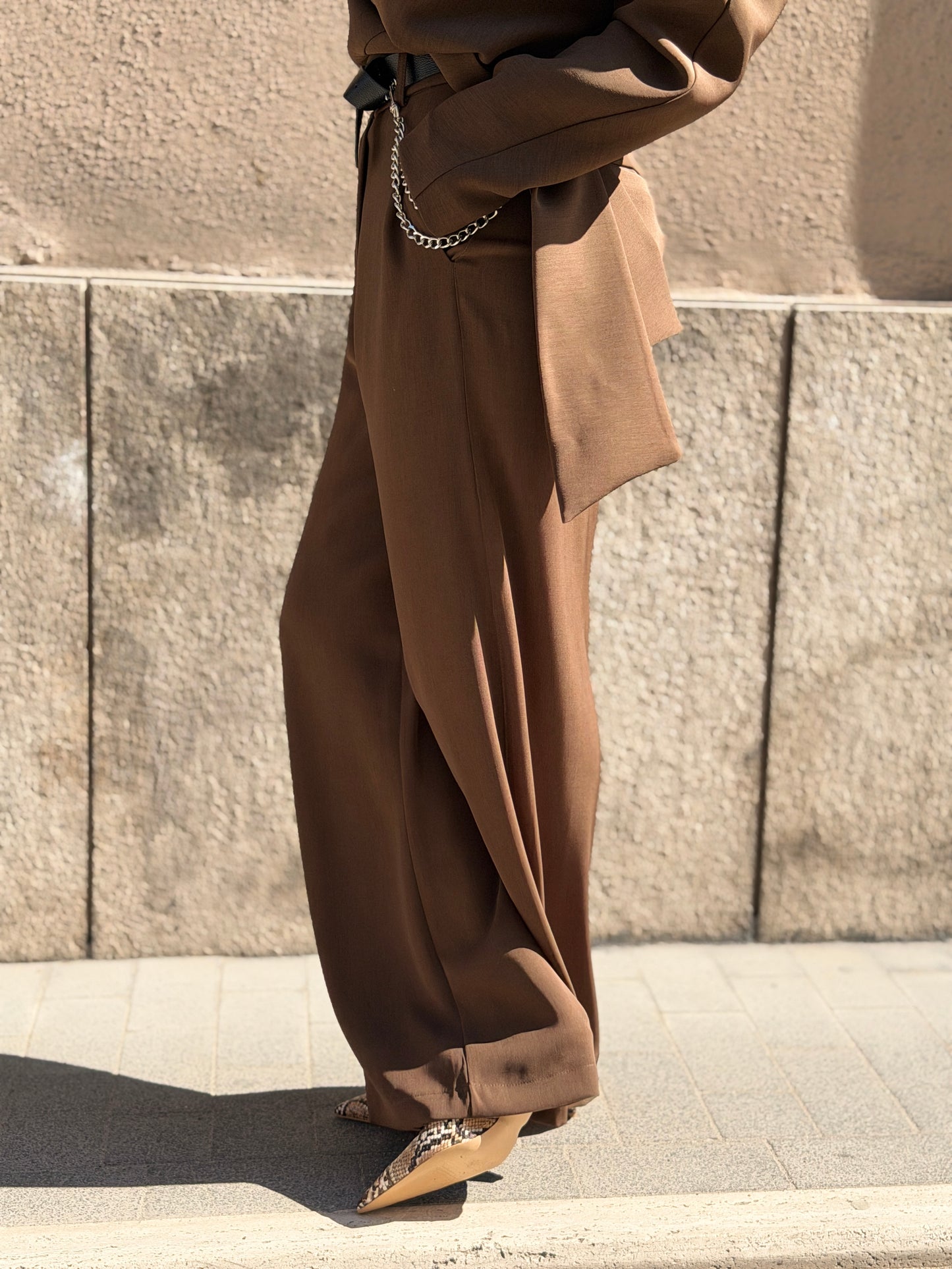 Haveone Pantalone con cintura e catena BROWN