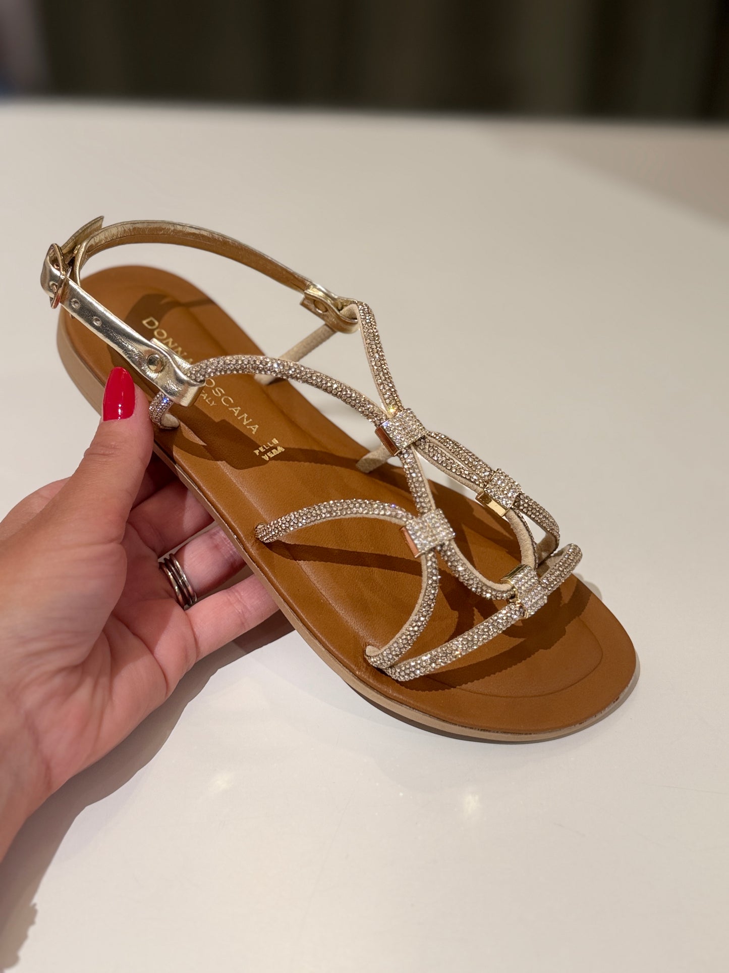 Donna Toscana Sandalo Flat strass con cinturino Platino
