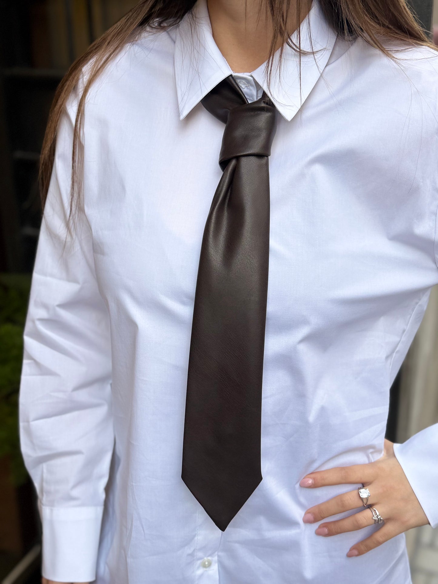 Tensione In Camicia cravatta in semil pelle BIANCO/MORO