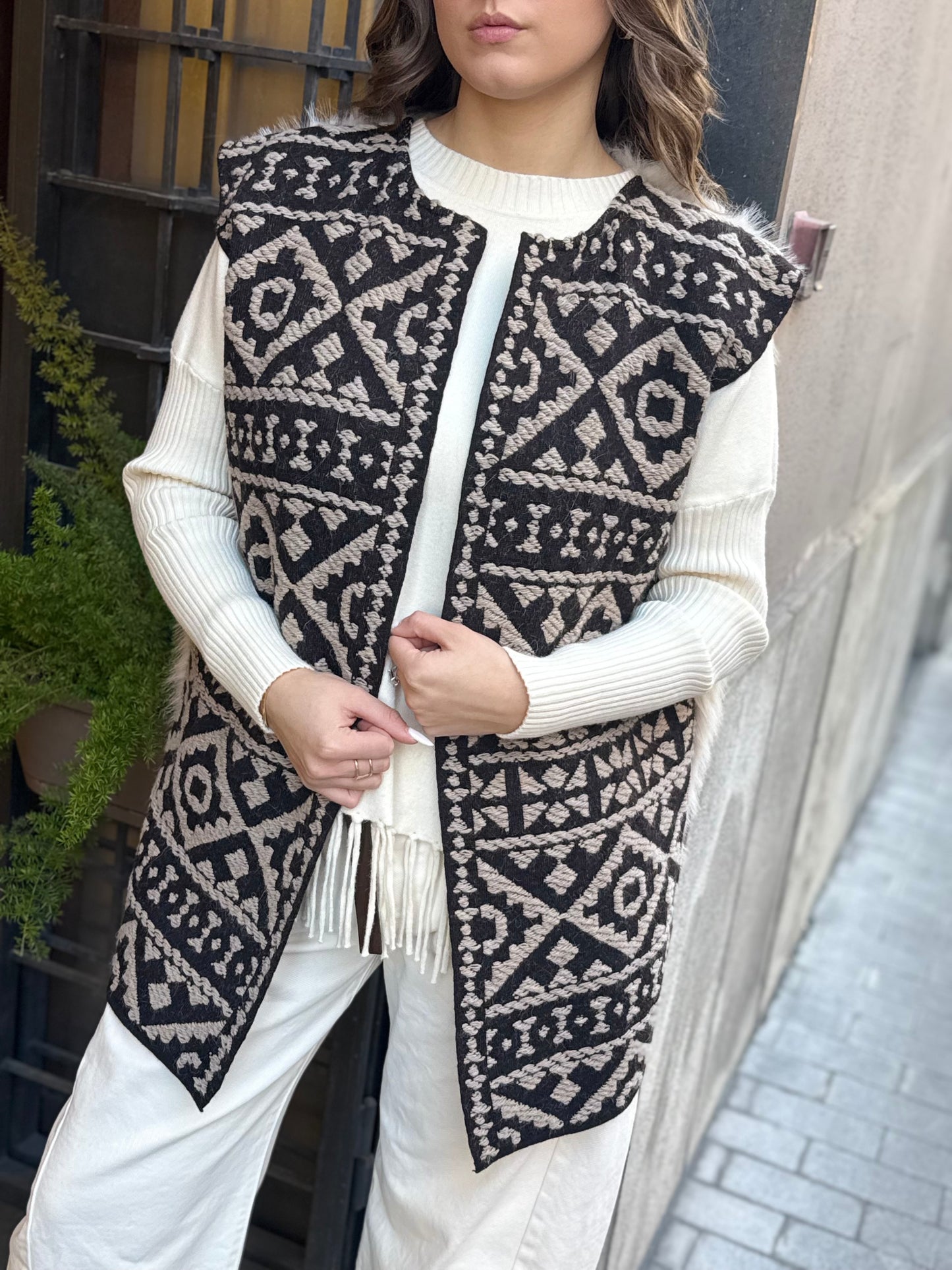 Tensione in Gilet etnico con ecopelliccia