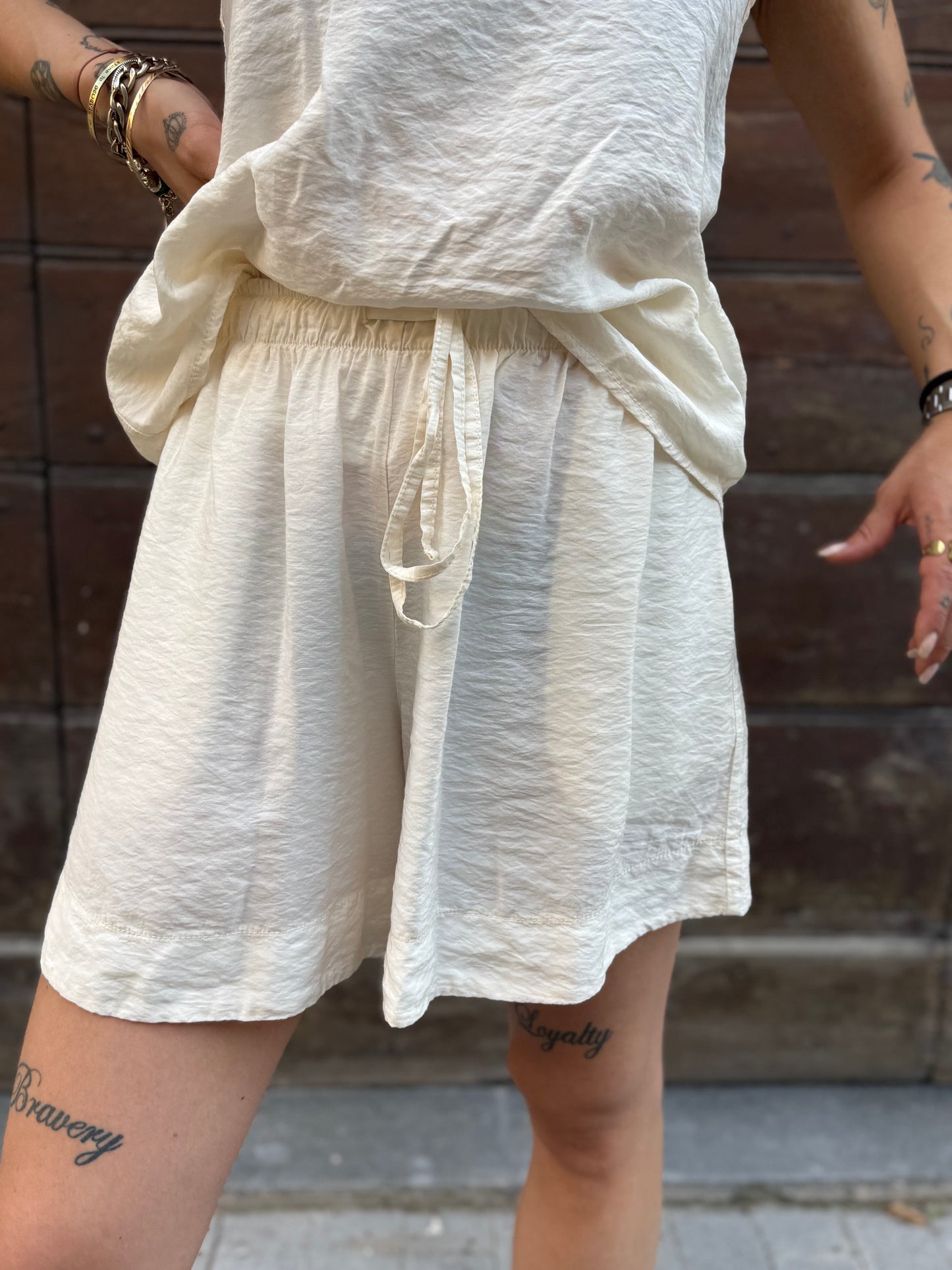 Tensione in shorts CRINKLE CHOCO -NERO E BURRO