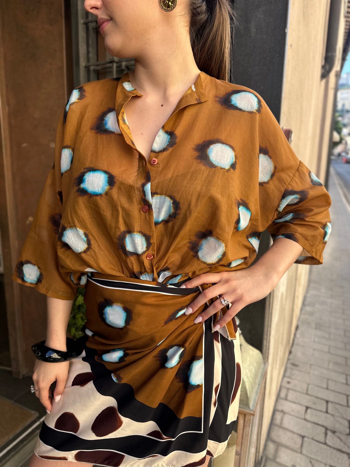 Tensione in Camicia in mussola Tabacco