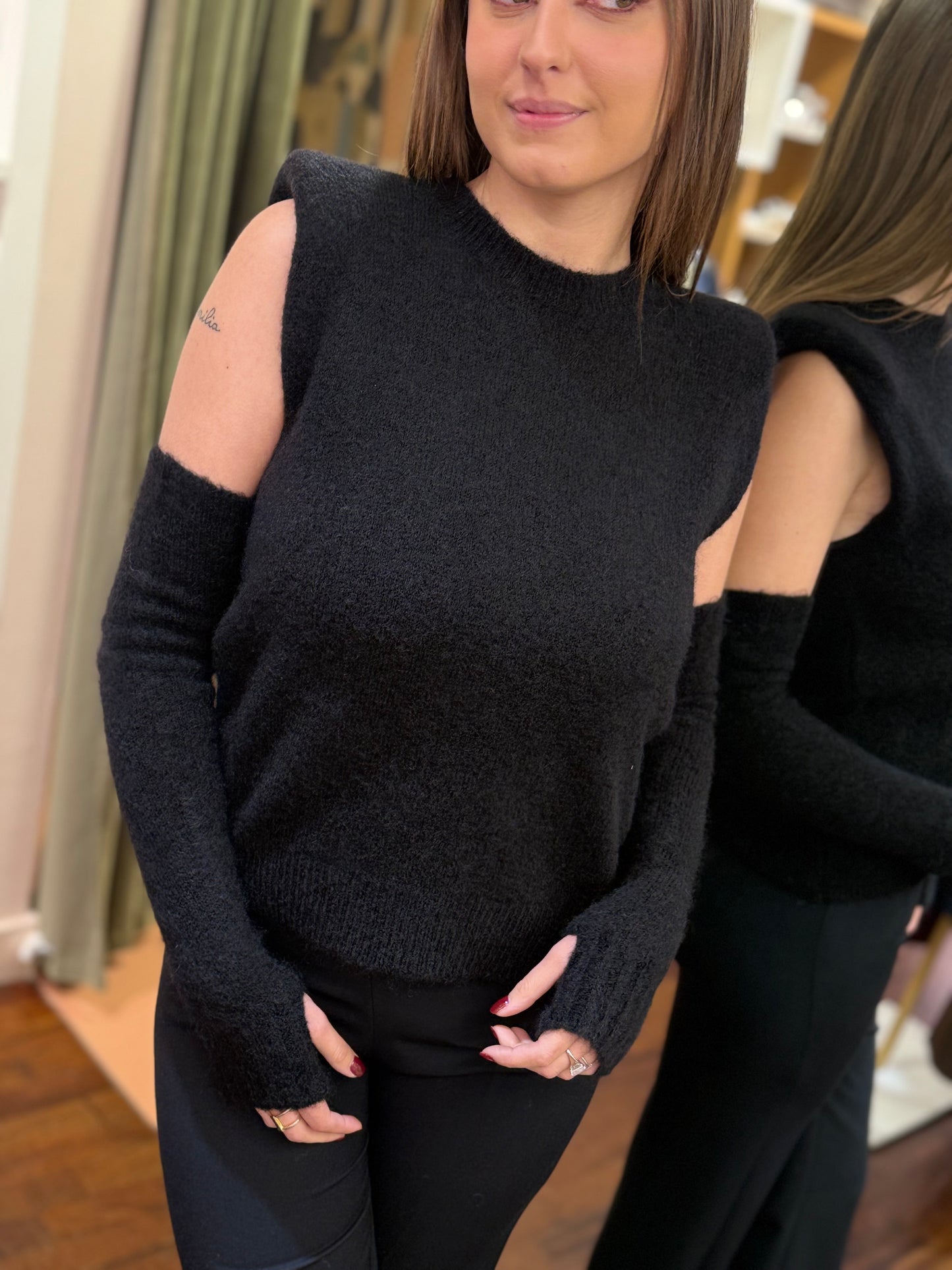 Tensione in Maglia mohair elasticizzato spalline imbottite con manicotti NERO