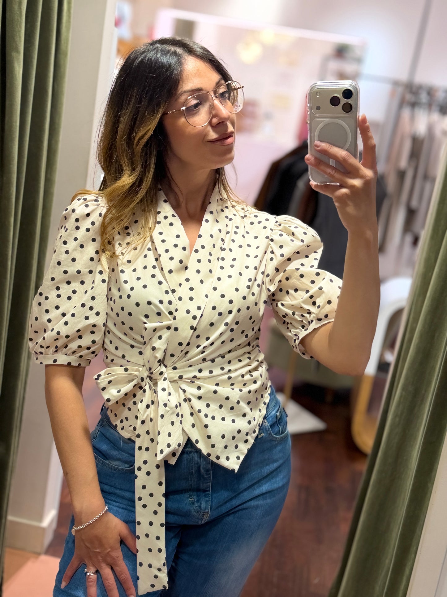 Camicia a pois con fiocco ( disponibile in più colori)