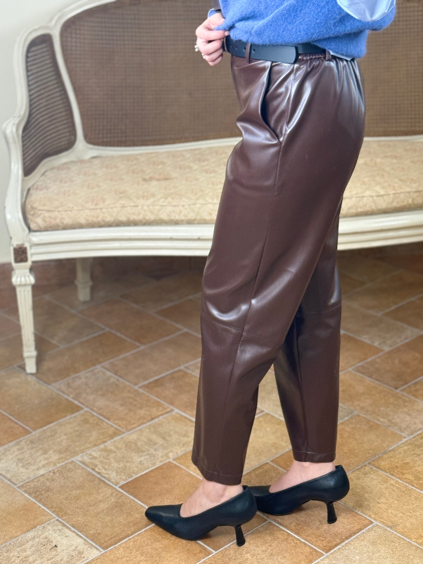 Tensione In Pantalone CARROT in ecopelle MORO