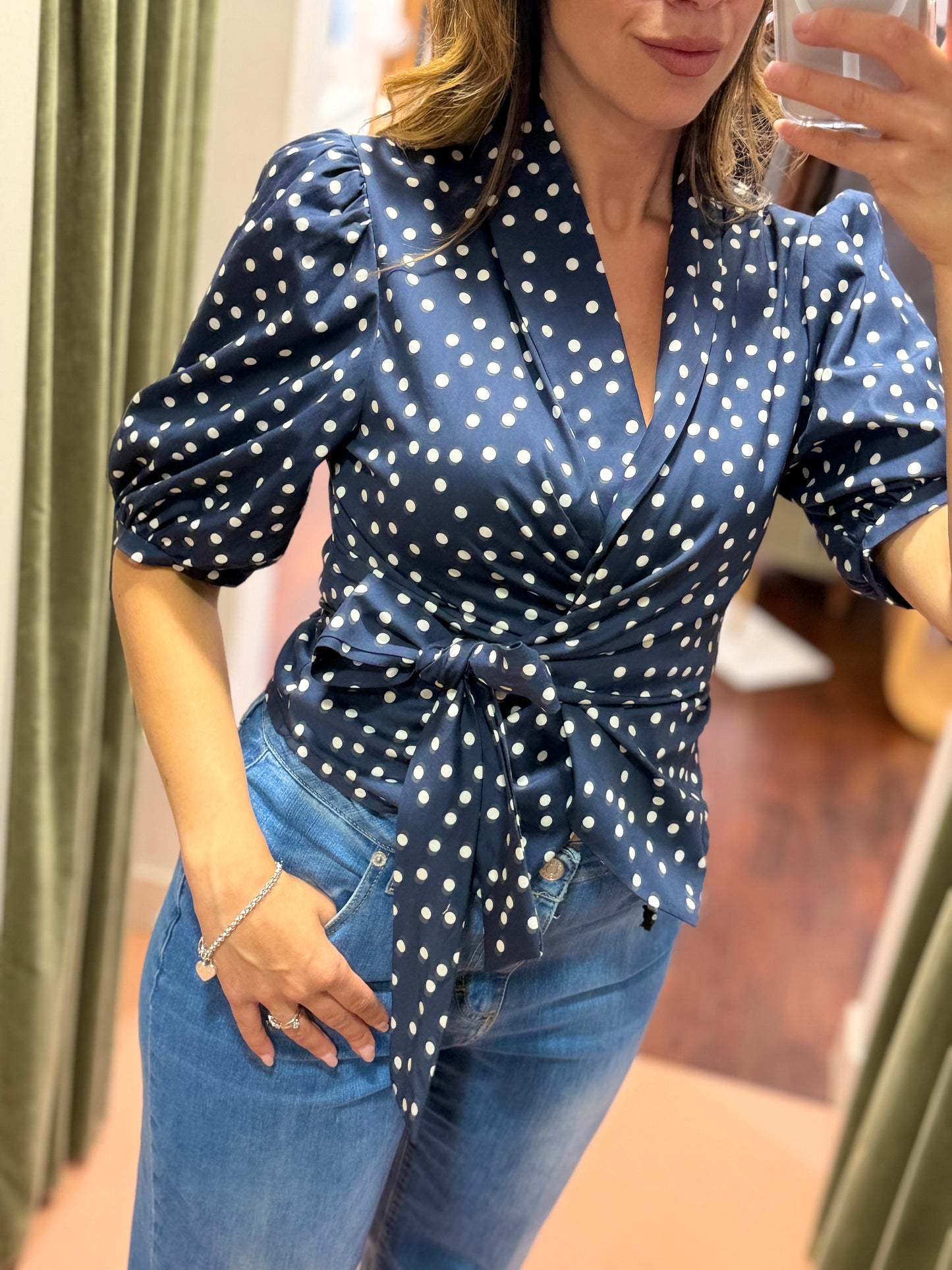 Camicia a pois con fiocco ( disponibile in più colori)