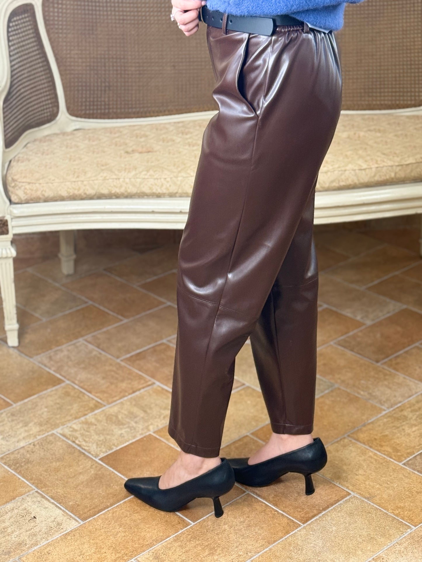 Tensione In Pantalone CARROT in ecopelle MORO