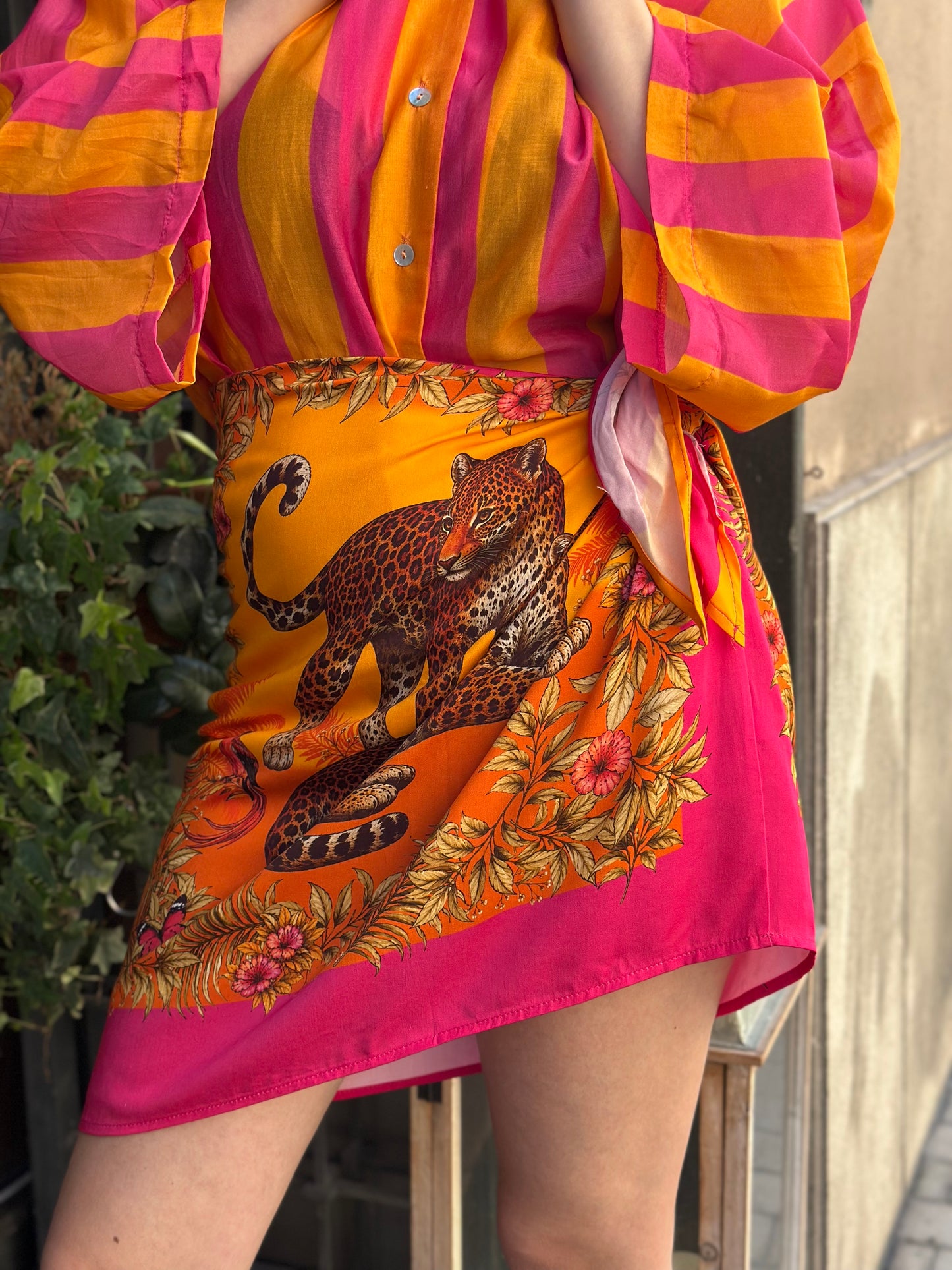 Tensione in Gonna corta pareo TIGRI ARANCIO