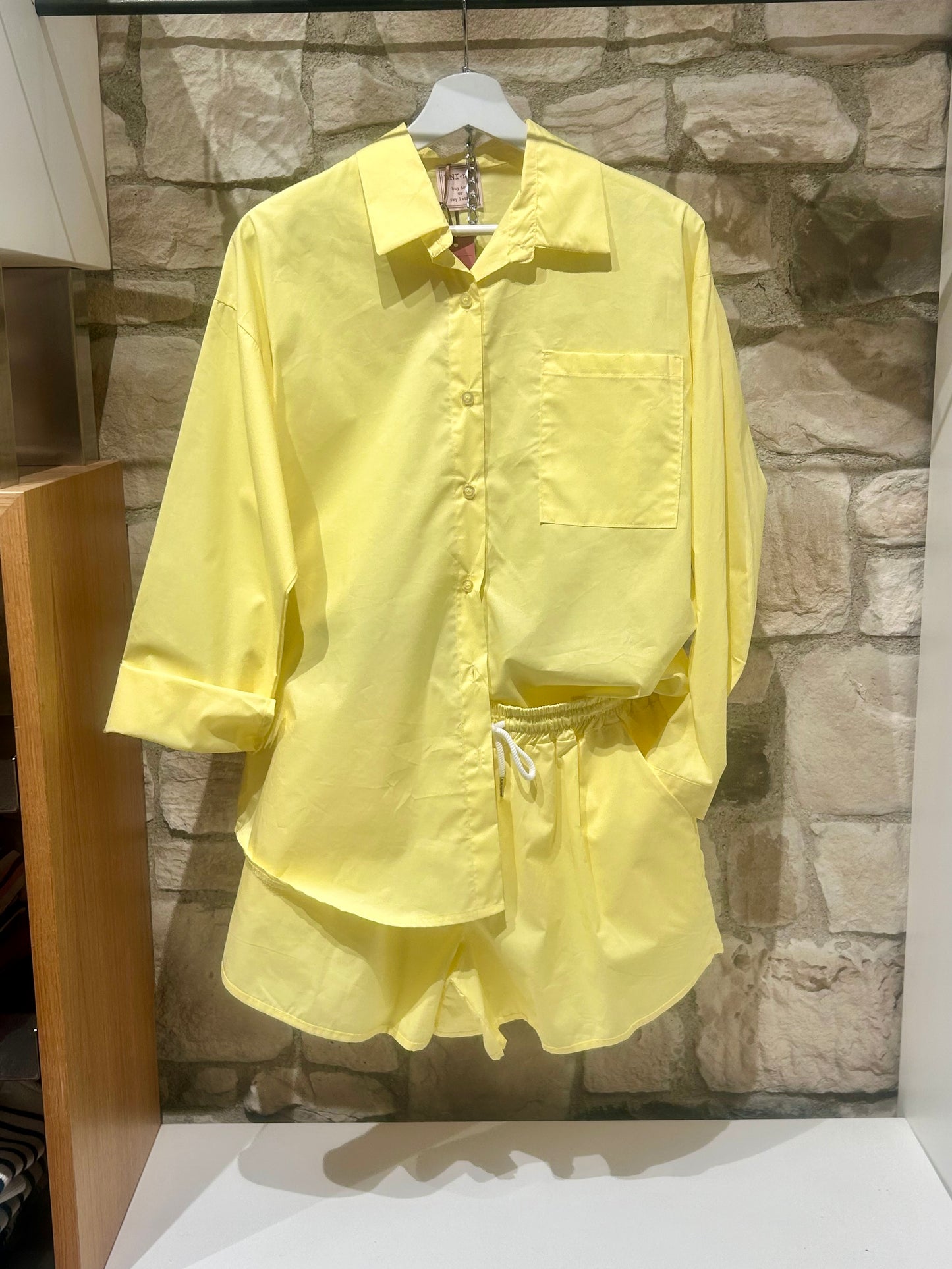 Completo "AURA" in tela parachute GIALLO