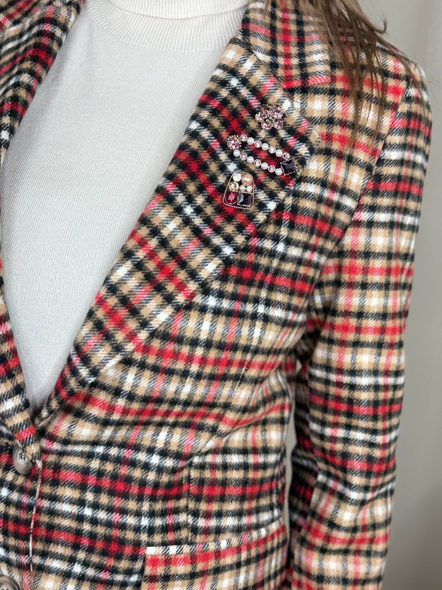 Tensione In giacca monopetto con spille BEIGE/ROSSO