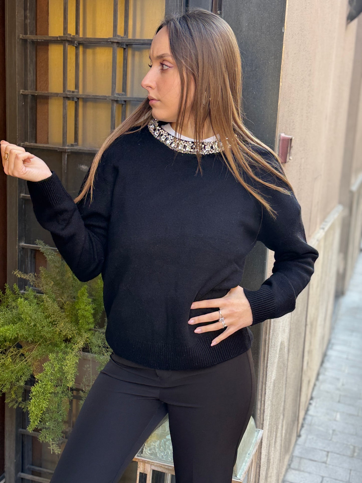 Maglia TIFFANY con girocollo gioiello NERO