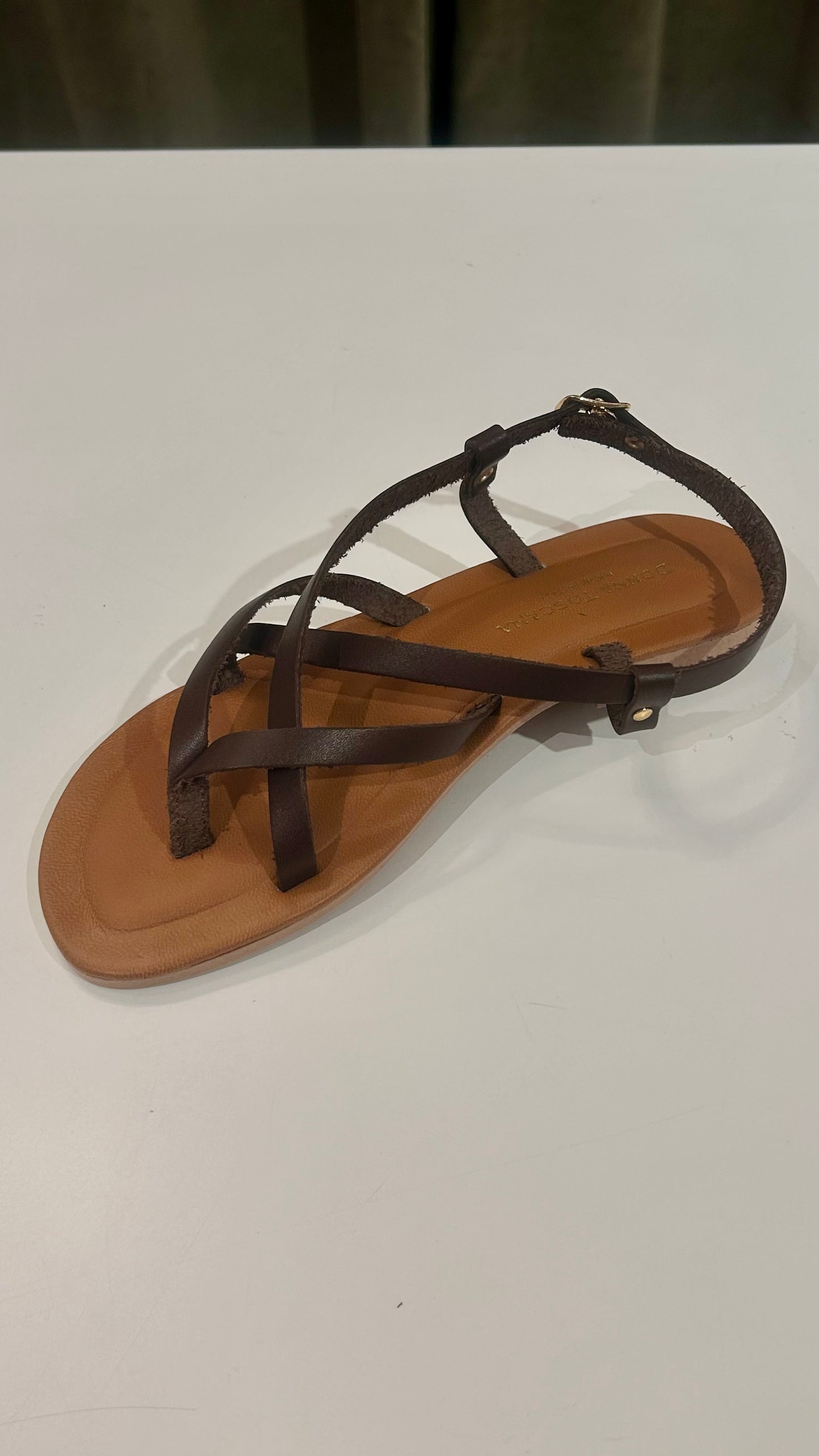 Infradito flat con incrocio MORO