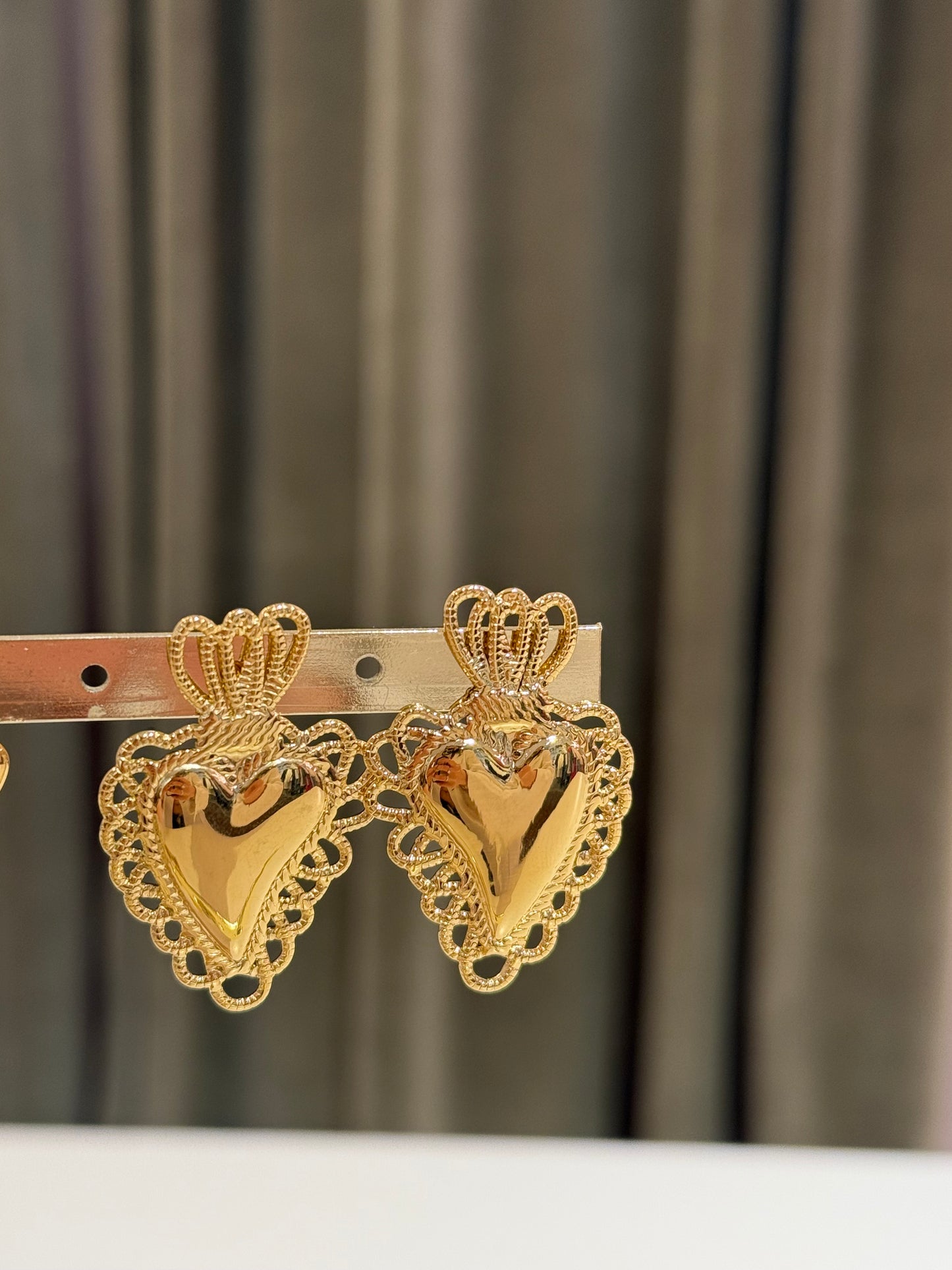 Orecchini cuore sacro ORO