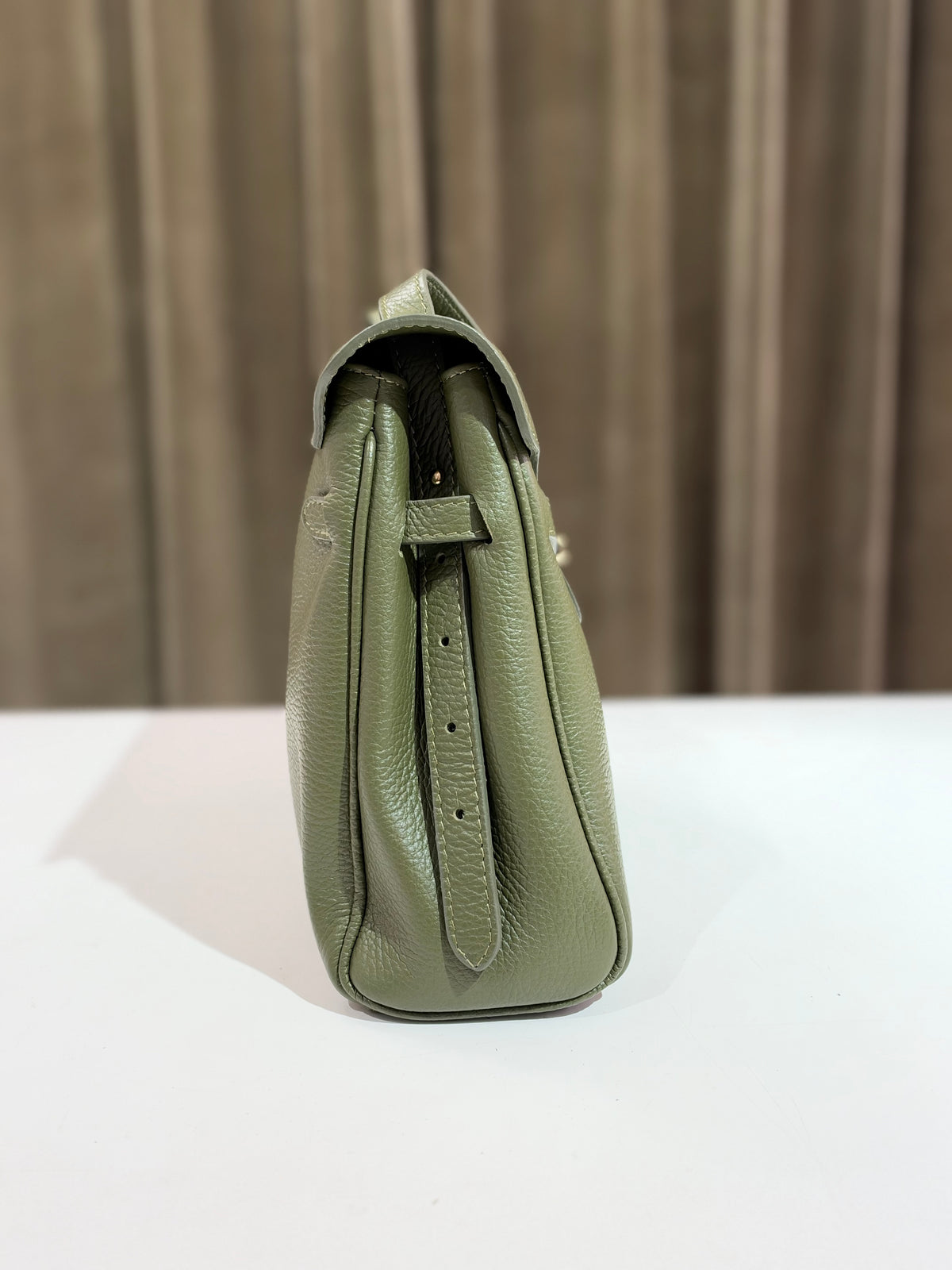 Borsa a spalla in pelle martellata VINO/VERDE