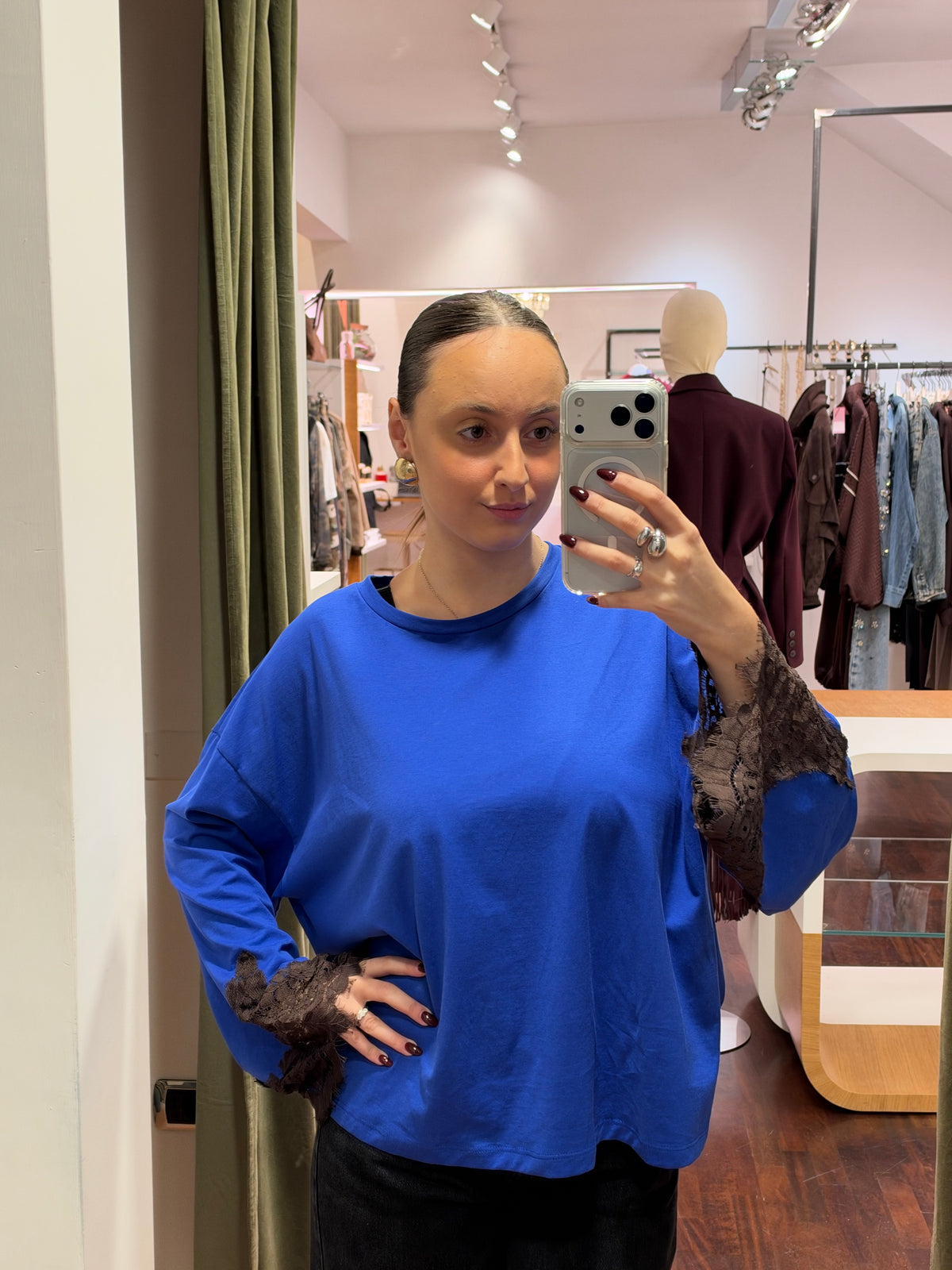 Tensione in t-shirt con pizzo BLU/MORO