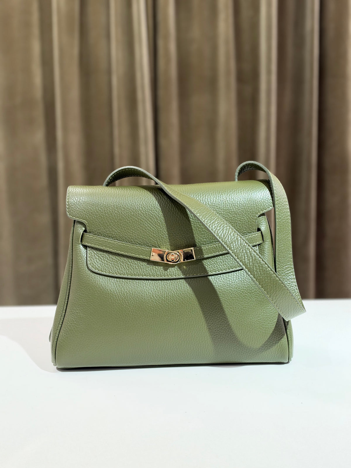 Borsa a spalla in pelle martellata VINO/VERDE